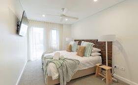 Astina Suites, Forster